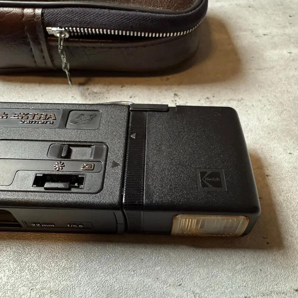 Vintage Kodak Ektra film camera 22mm electronic flash with leather camera case